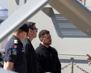 Prime Minister Andy Burnham with President Volodymyr Zelenskyy standing under Windracers ULTRA